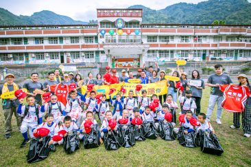 遠雄與「台灣隊長」同行！前進深山修校舍助偏鄉少棒逐夢